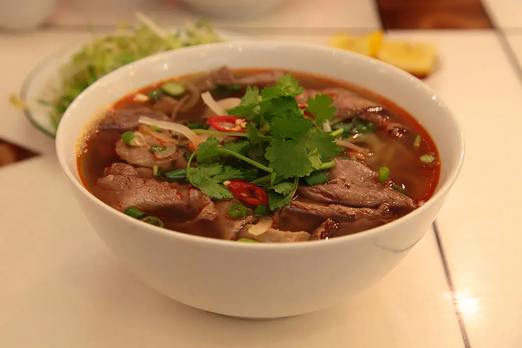 1024px Bun Bo Hue from Huong Giang 2011 | Anh Khoa Company | Scooter Rental Hoi An | hoianit.com