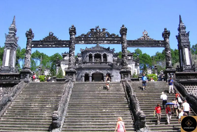 Hue mausoleums | Anh Khoa Company | Scooter Rental Hoi An | hoianit.com