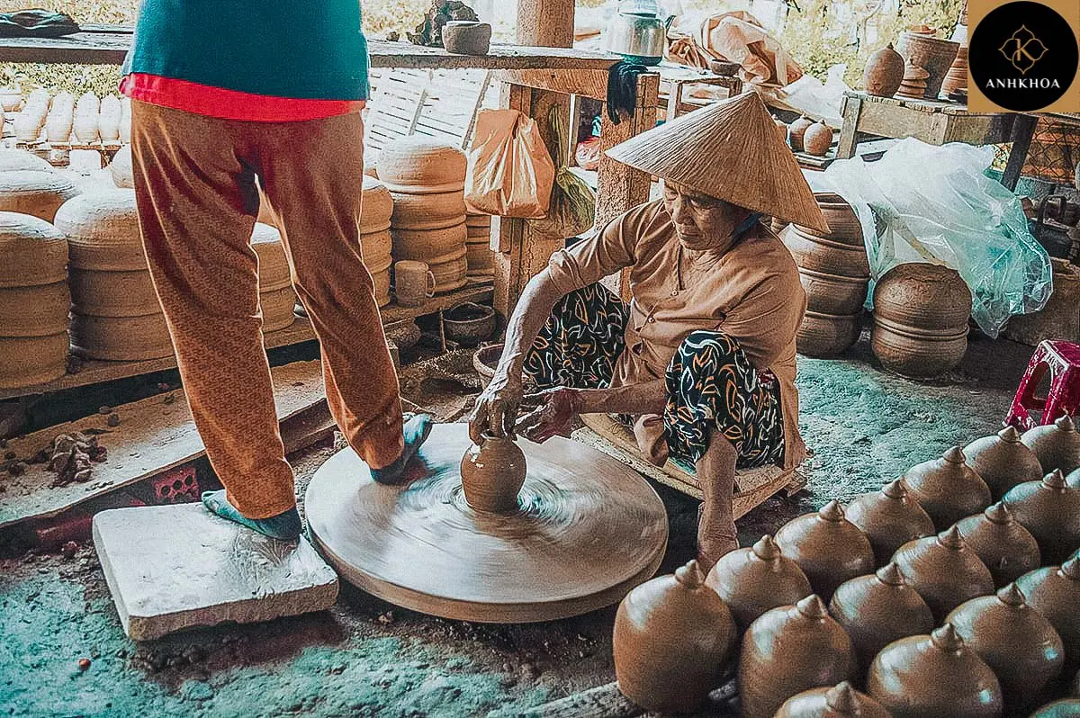 Thanh ha pottery village