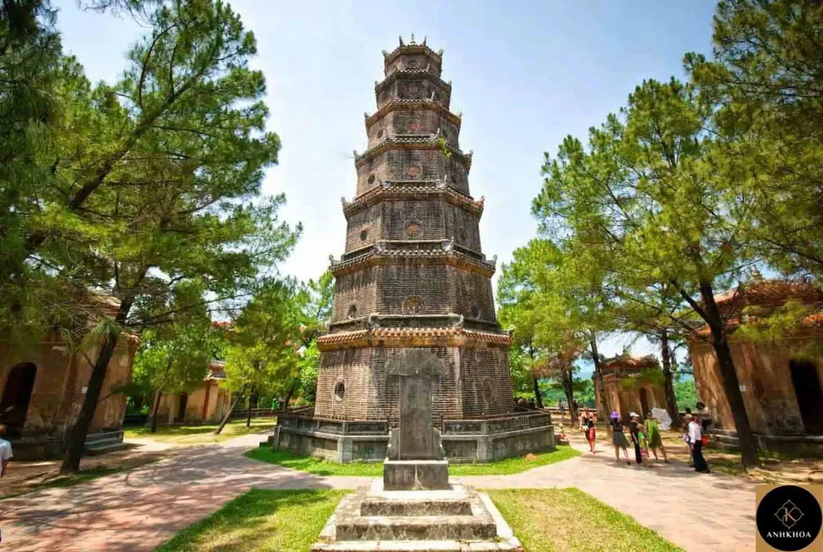 Thien Mu Pagoda | Anh Khoa Company | Scooter Rental Hoi An | hoianit.com