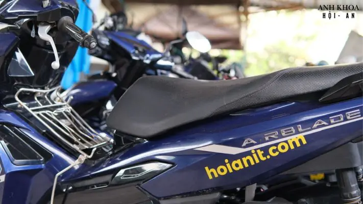 Explore hoi an with the reliable and stylish honda air blade rental.