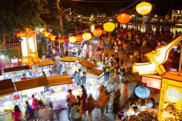 Hoi An Night Market | Anh Khoa Company | Scooter Rental Hoi An | hoianit.com