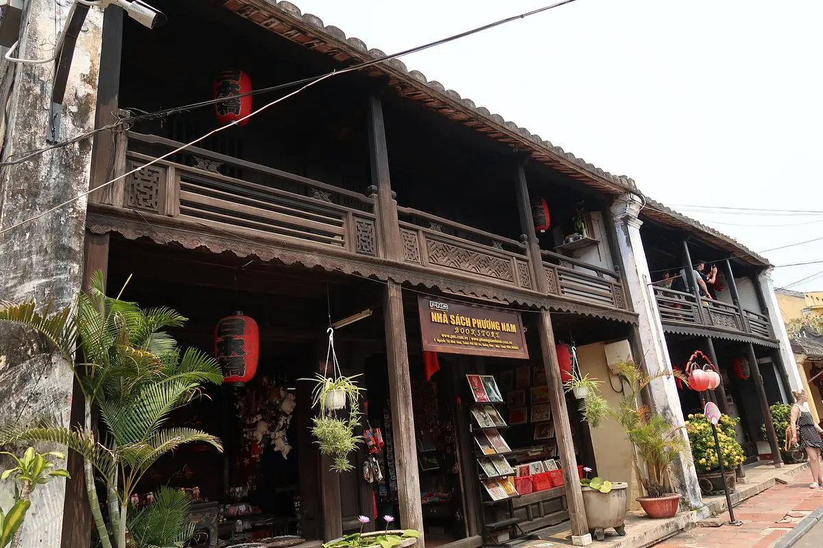 Phung Hung Ancient House