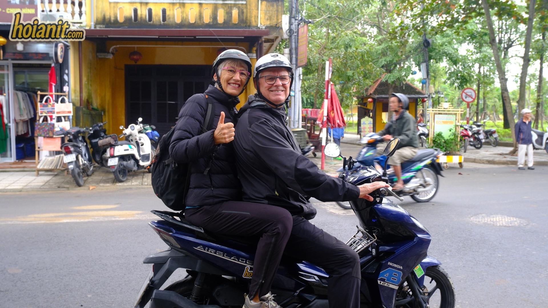 Thuê xe máy loại nào ở Hội An: Honda Air Blade tại Anh Khoa