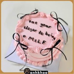 Delicious birthday cake with a beautiful design from Da Nang birthday cake