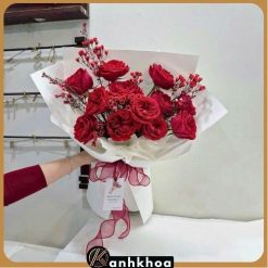 red roses for girl friend in da nang flower shop
