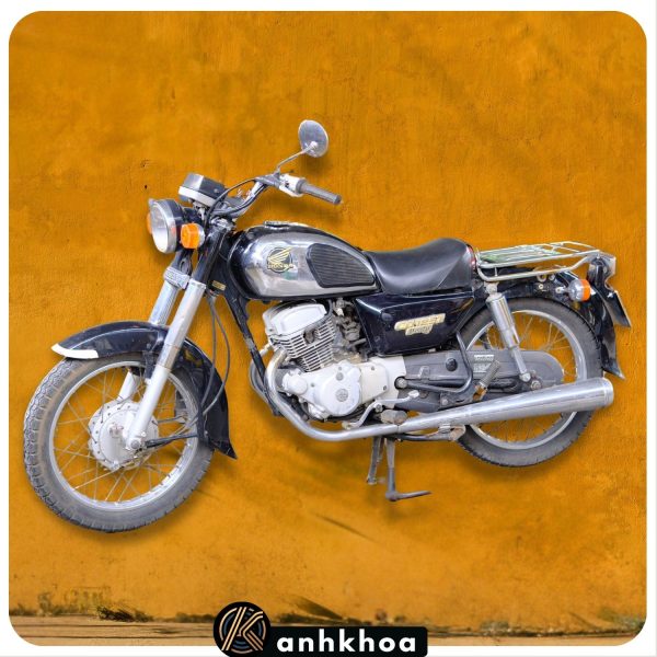 Rent Honda CD 125 Benly in Hoi An at Anh Khoa Motorbike Rental for a classic and stylish ride.