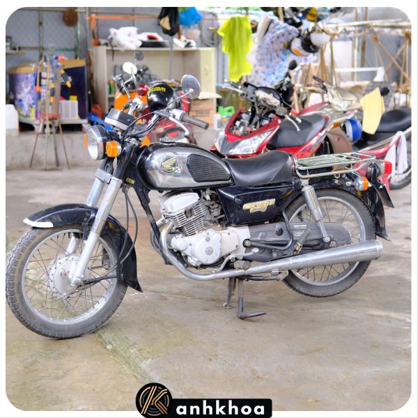 Rent a Honda CD 125 Benly in Hoi An at Anh Khoa for a reliable and retro riding experience.