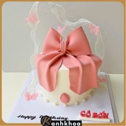 a nice birthday cake in da nang