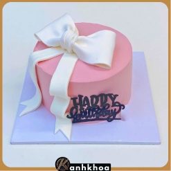 birthday cake in da nang with pink tone