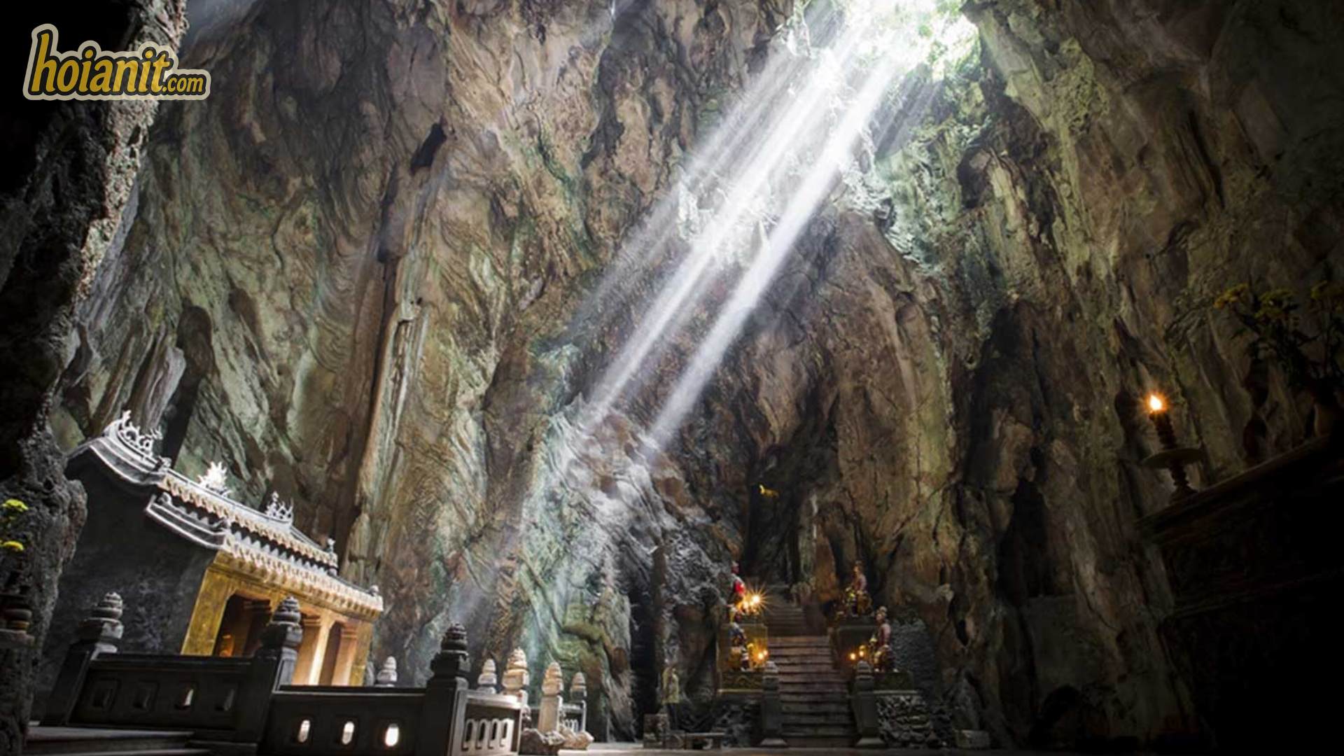 Am Phu (Hell) Cave inside the Marble Mountains
