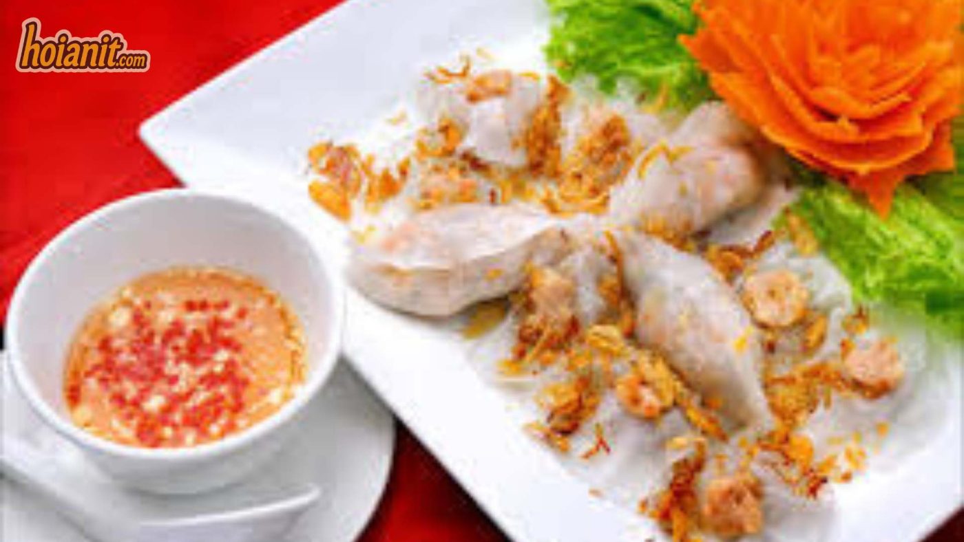 Đĩa bánh bao bánh vạc Hội An và chén nước chấm