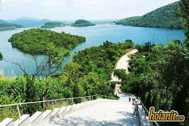 Bach Ma National Park3 The staircase down to Truoi Lake at Truc Lam Bach Ma monastery, with the lake and islands beyond