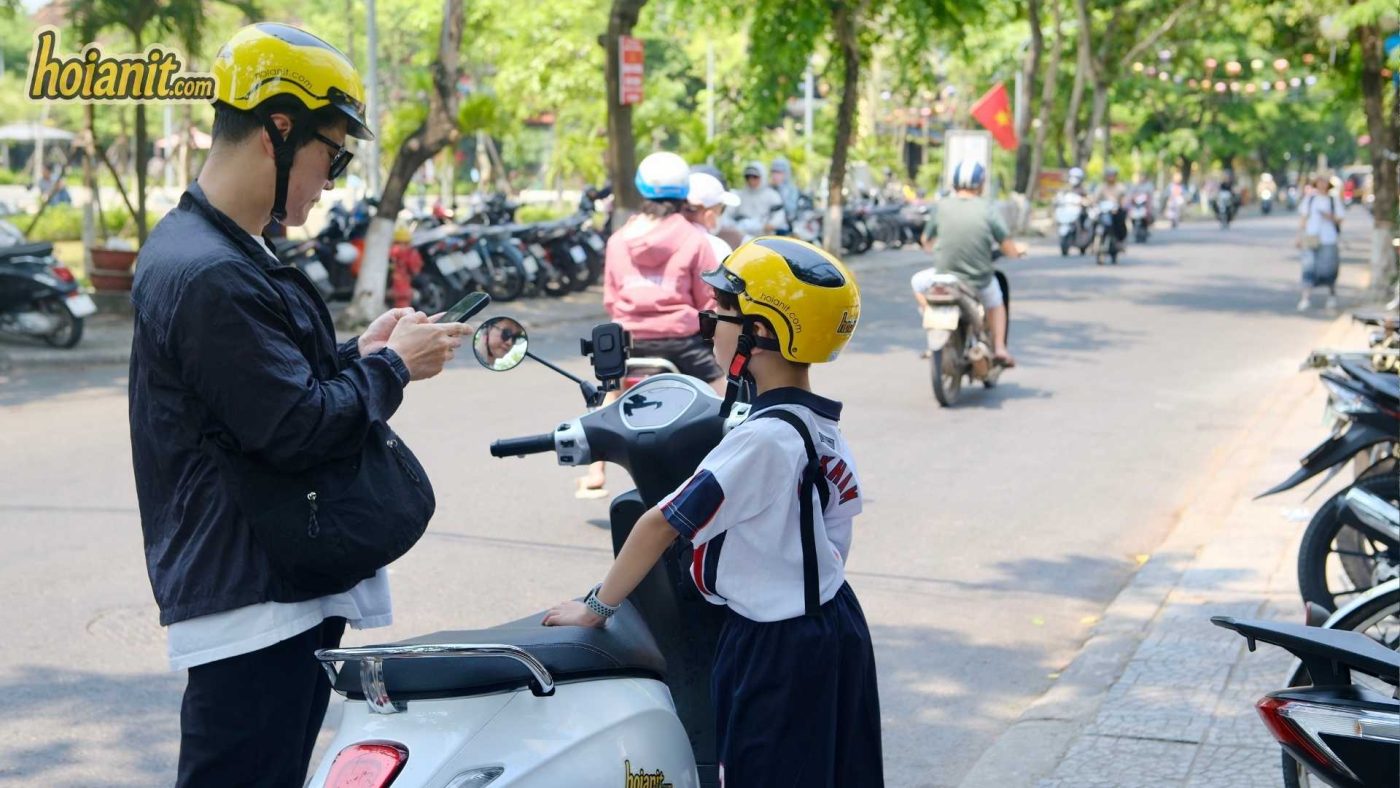 Can 3 people ride one motorbike in Vietnam with a baby3 Can 3 people ride one motorbike in Vietnam with a baby