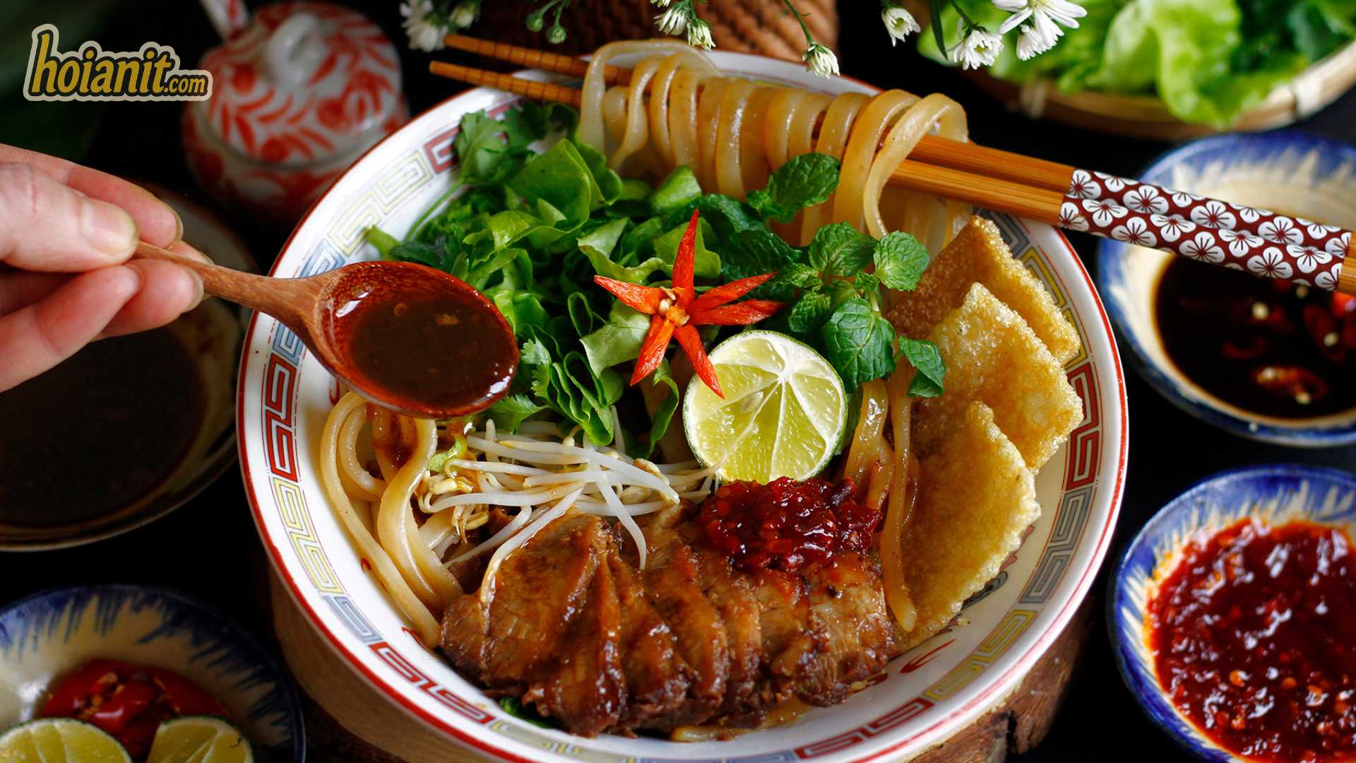 Cao Lau Hoi An Cao lau — a must-try when deciding what to eat in Hoi An