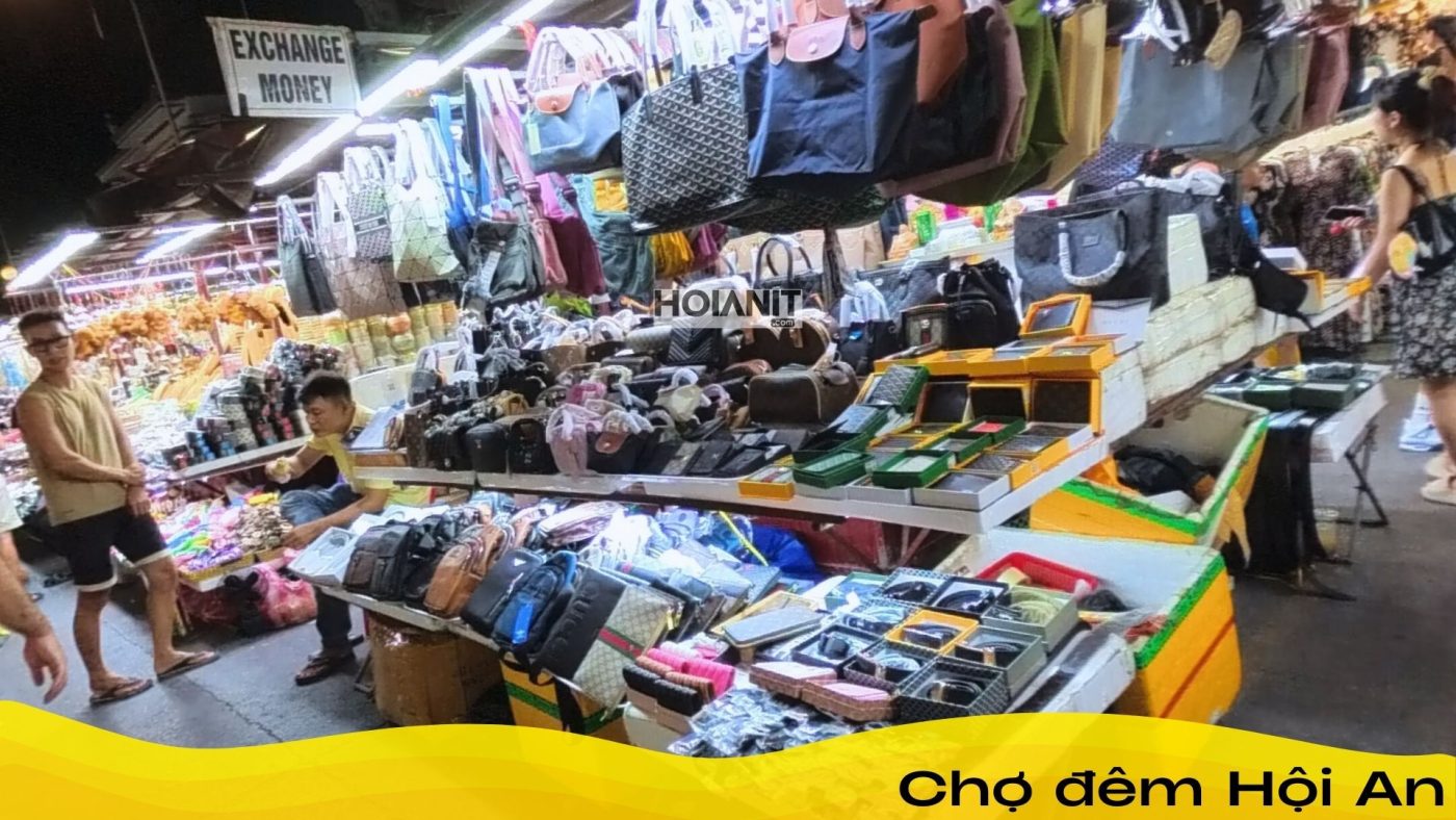 Đèn lồng rực rỡ ở chợ đêm Hội An