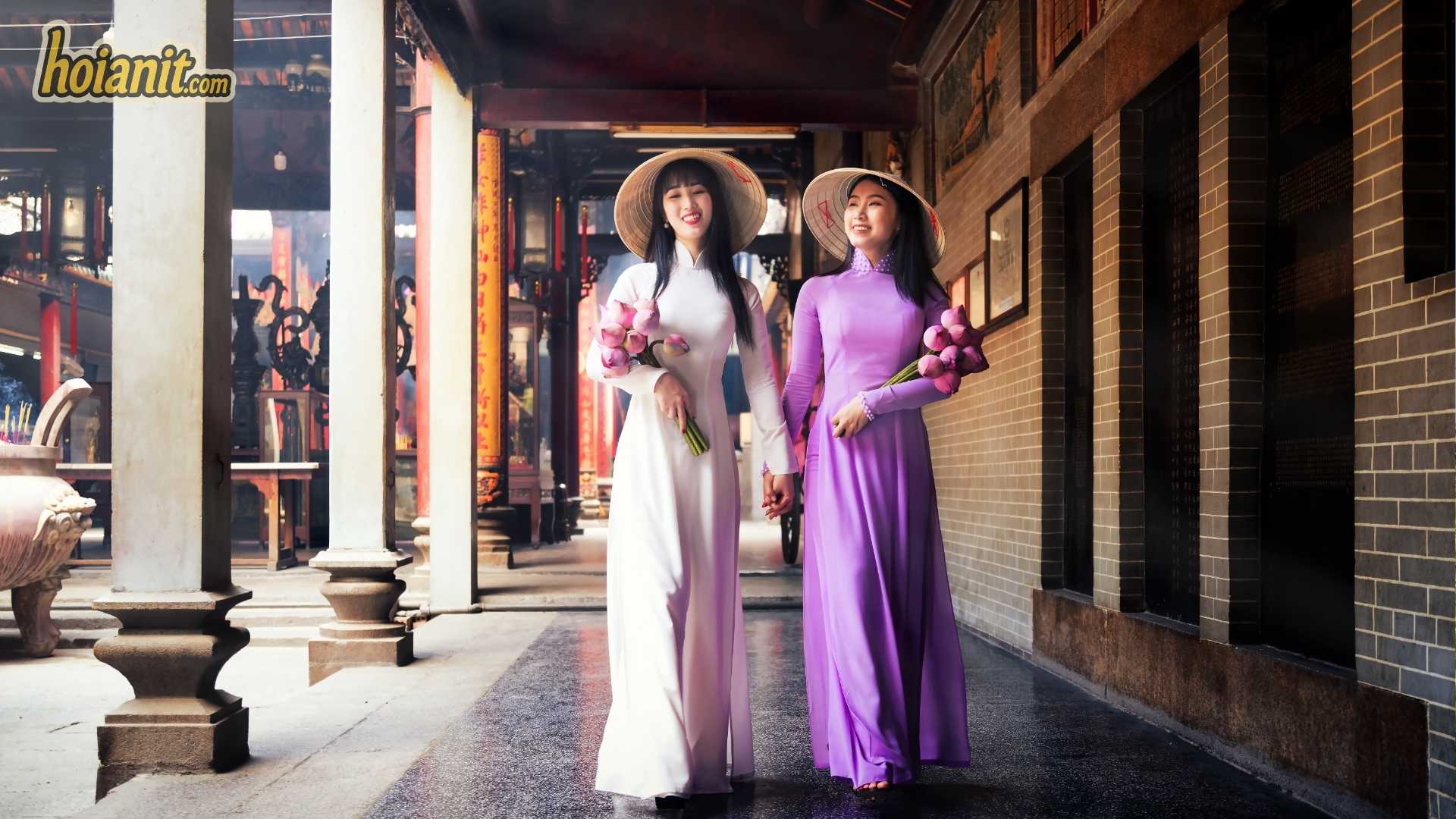 Thuê áo dài Hội An chụp ảnh phố cổ