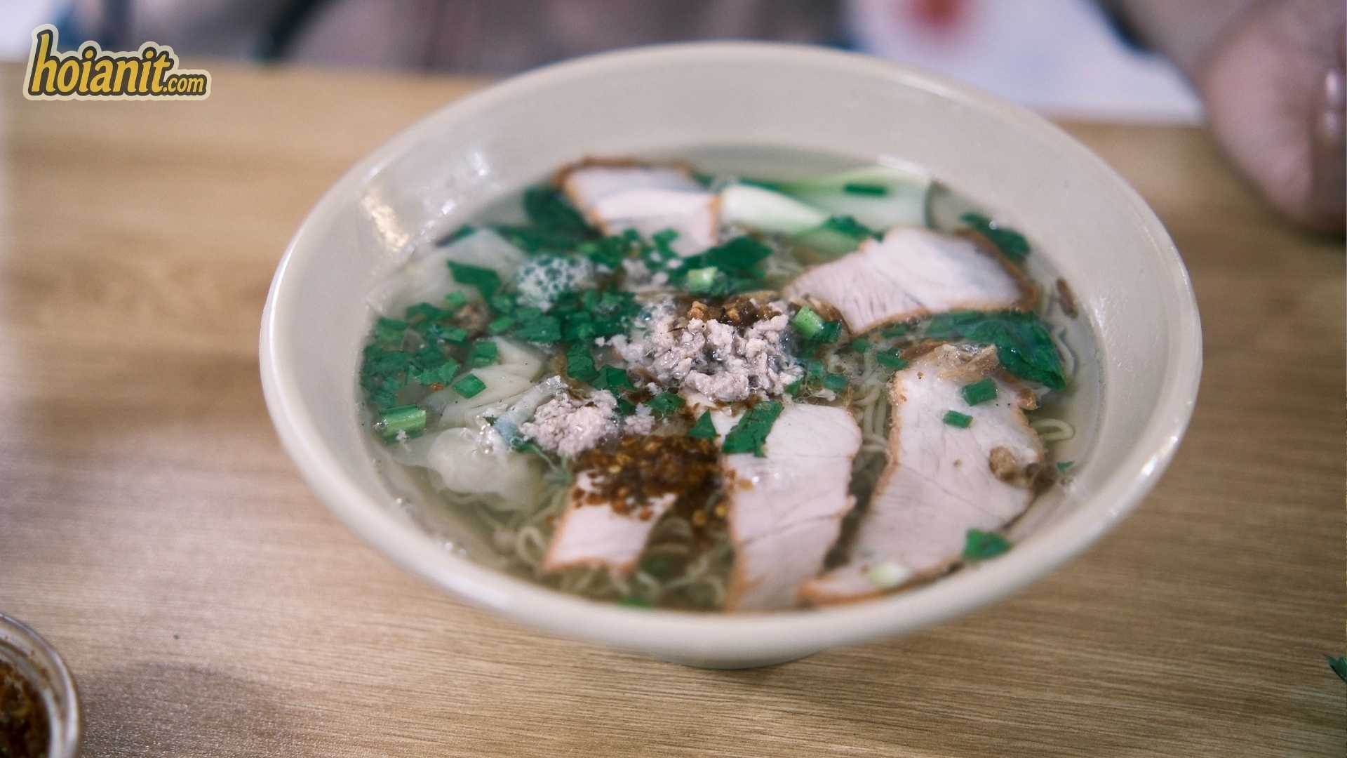 Hoành thánh sủi cảo tiệm Lữ Hy Hội An