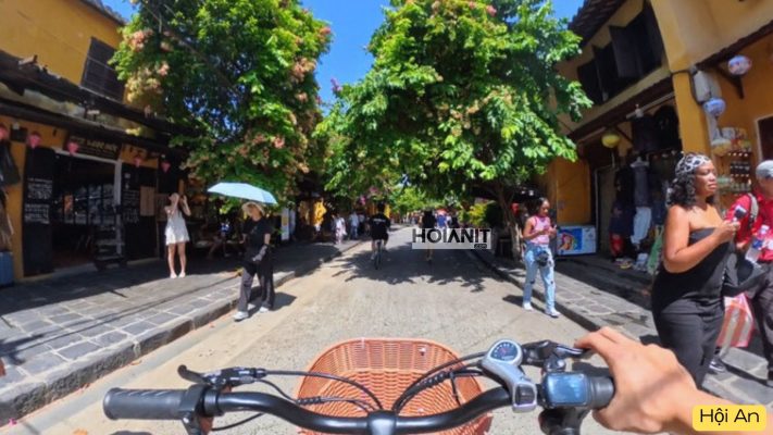 1 vòng Hội An bằng xe đạp điện