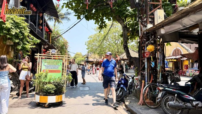 Hoi An Old Town vehicle restriction hours
