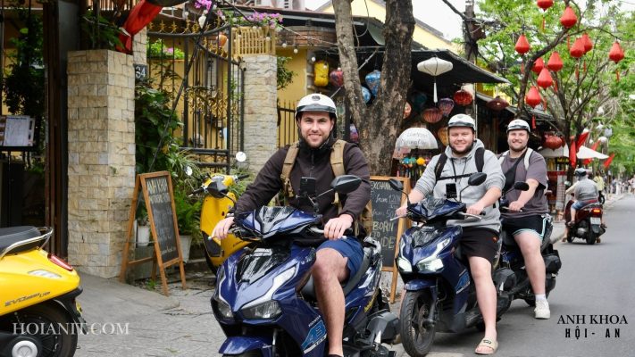 Easily rent a Honda Air Blade scooter in Hoi An for smooth and fast transportation.