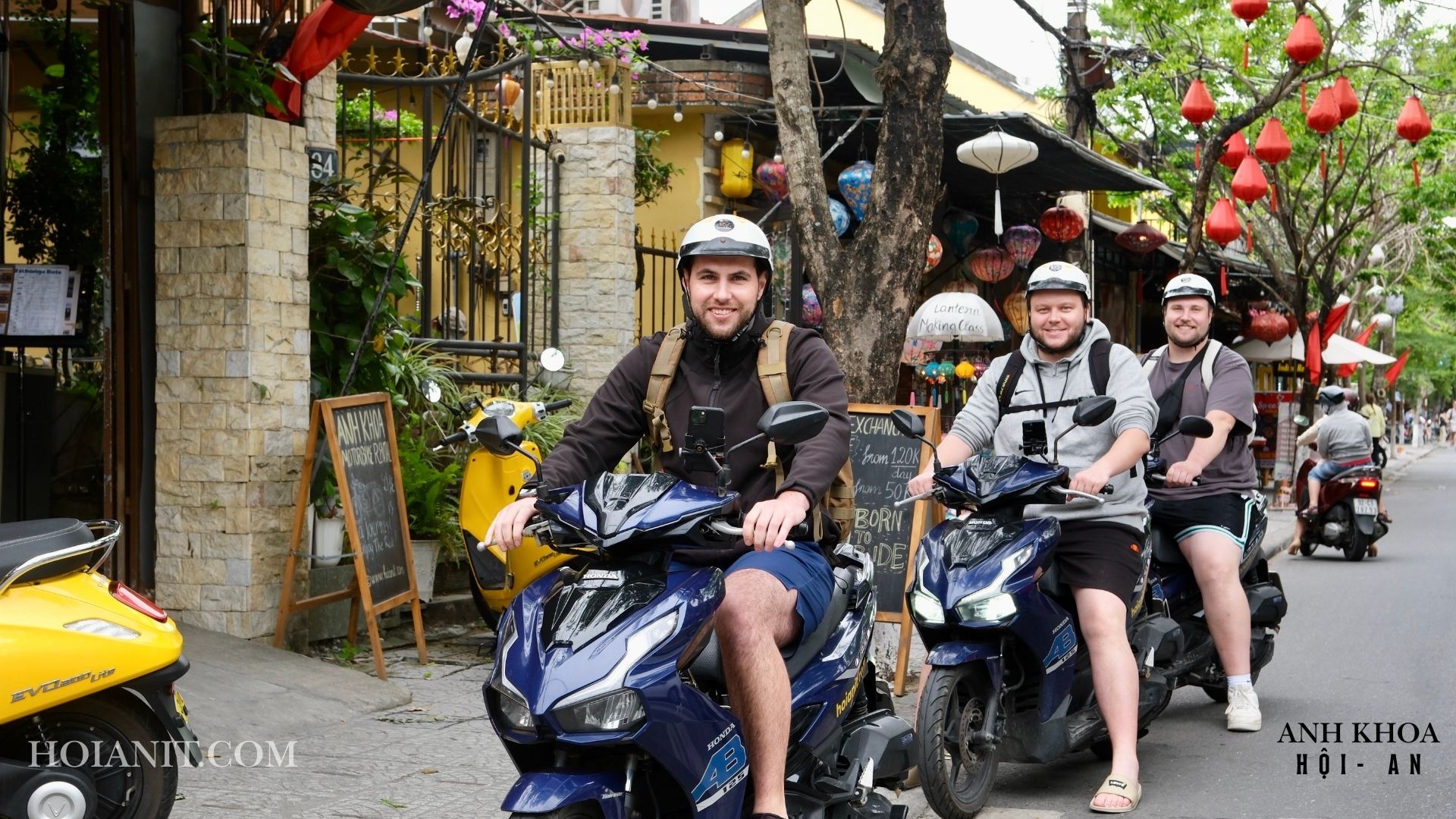 Honda Air Blade Rental Hoi An5 Easily rent a Honda Air Blade scooter in Hoi An for smooth and fast transportation.