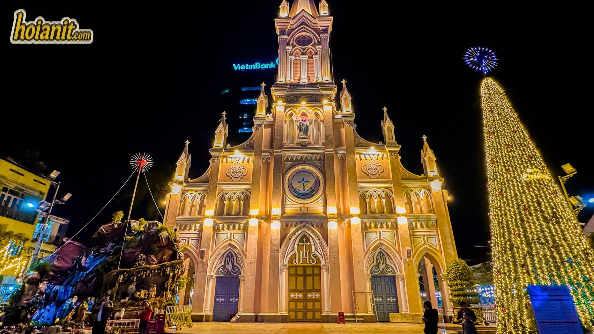 Nha%CC%80 tho%CC%9B%CC%80 Ho%CC%80a Kha%CC%81nh Da%CC%80 Na%CC%86%CC%83ng Nhà thờ Hòa Khánh Đà Nẵng nhìn từ đường Nguyễn Lương Bằng