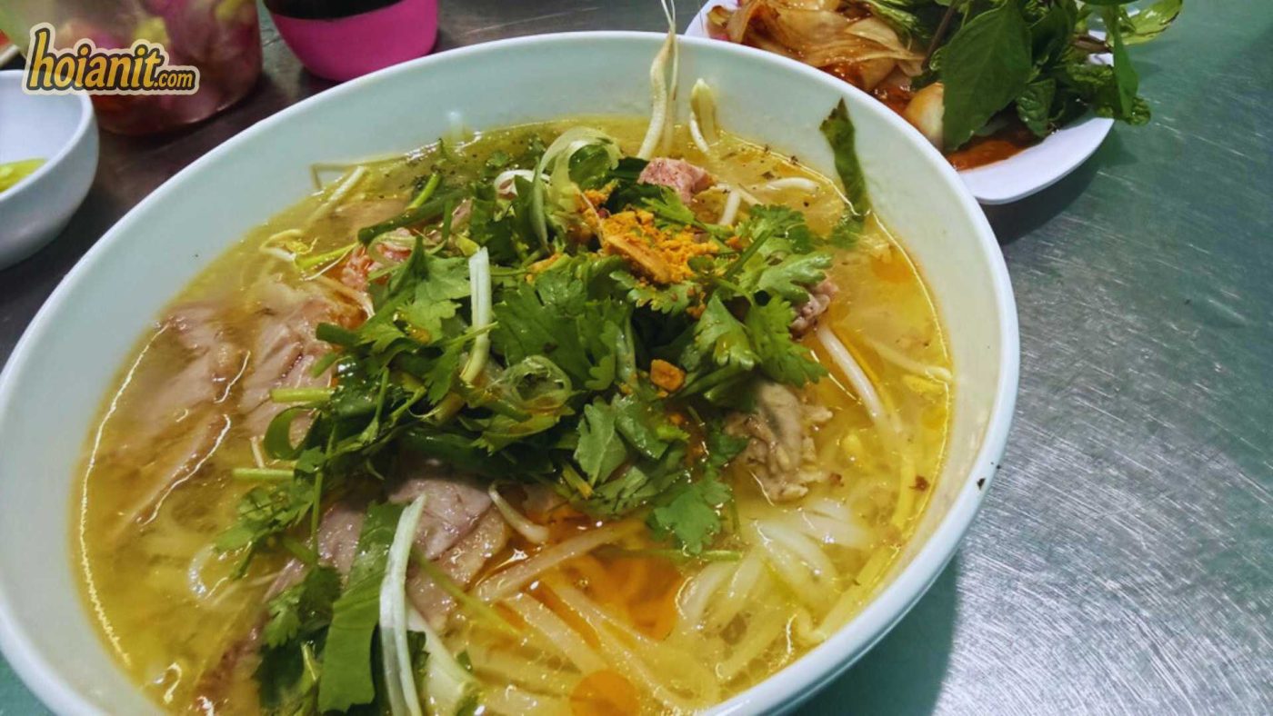 Tô phở tái nạm tại Phở Vân Hội An