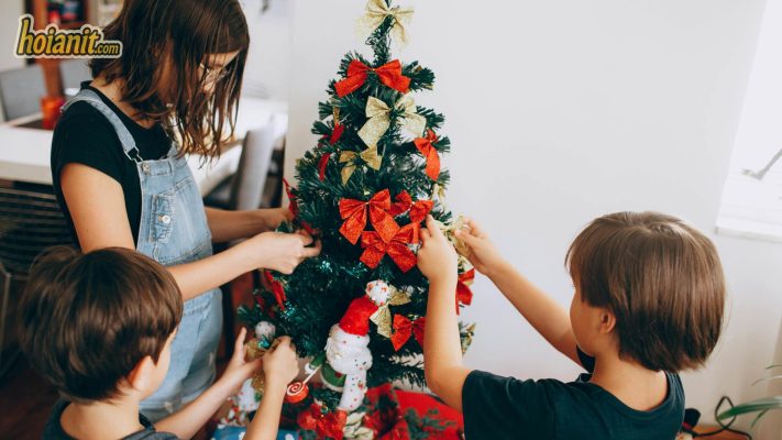 Tại sao Giáng Sinh có cây thông