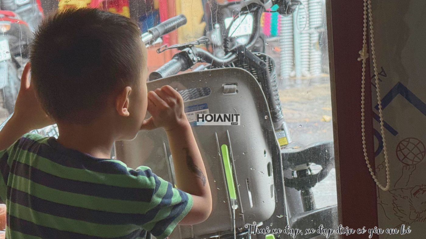 Yên em bé an toàn trên xe đạp điện