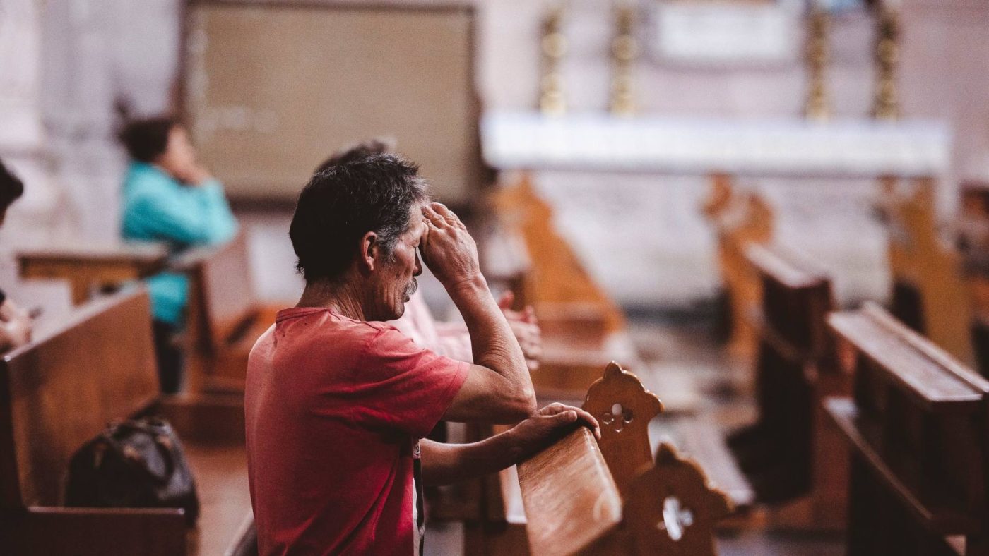 vì sao người Công Giáo làm Dấu Thánh Giá mỗi ngày