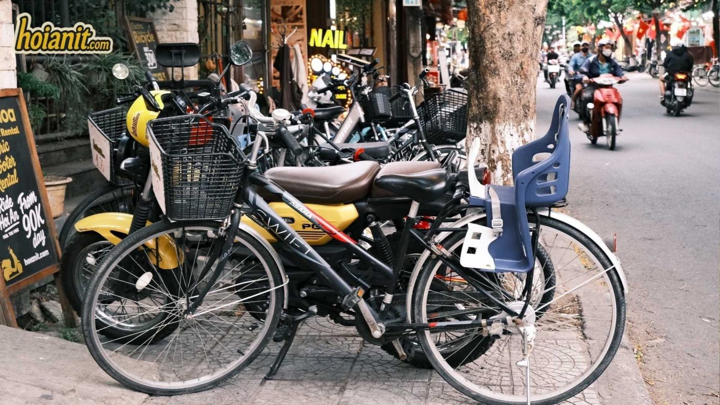 What is the 4-second rule for motorcycles (4)