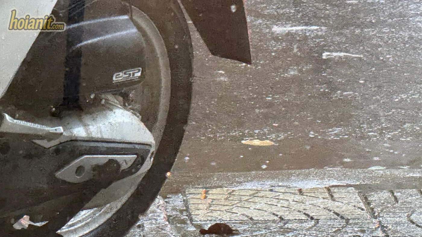 Xe bị bể bánh giữa đường, có được đổi xe khác không?