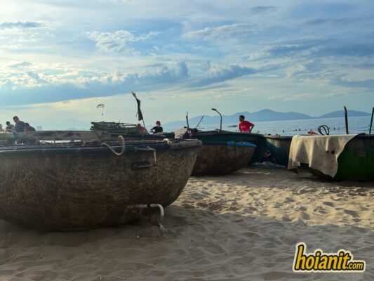 An Bang Beach Hoi An - basket boat close-up