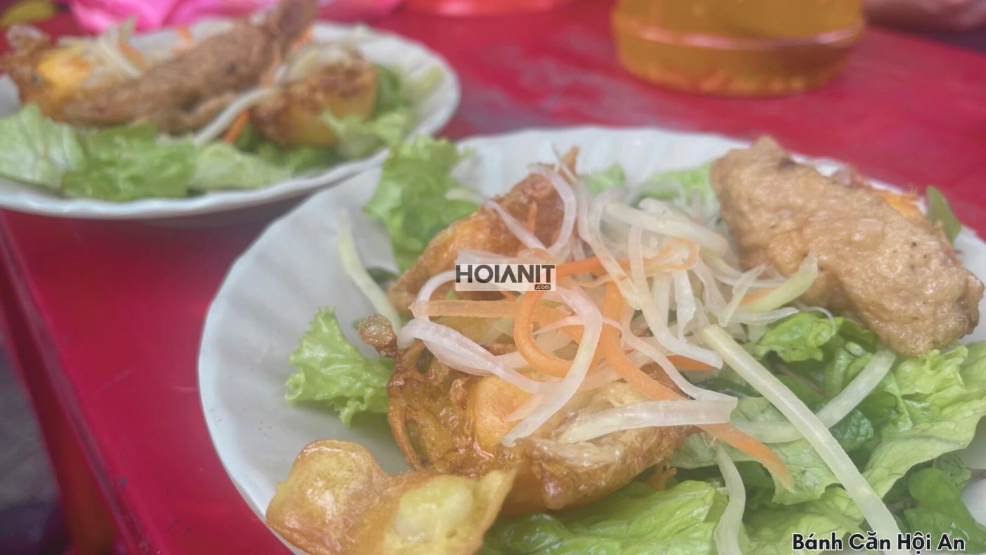 Bánh căn Cô Dung Hội An nóng giòn đổ tại chỗ