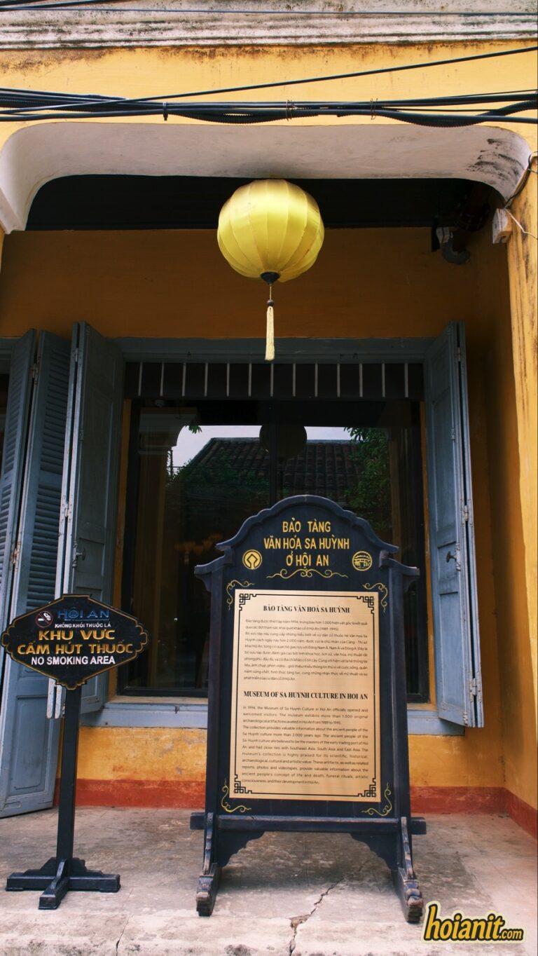 bao tang van hoa sa huynh hoi an2 Bảng giới thiệu song ngữ ở lối vào Bảo tàng Văn hóa Sa Huỳnh Hội An