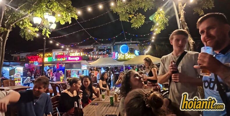 best bar in Hoi An old town