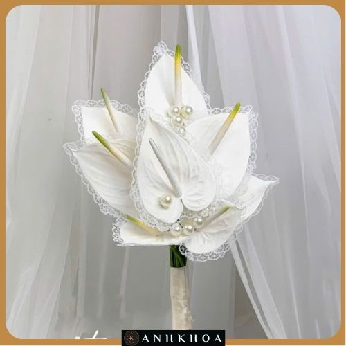 birthday cake da nang 3 4 Elegant anthurium wedding bouquet with a modern touch