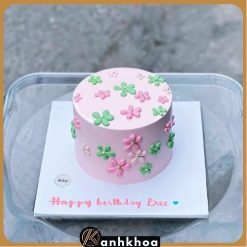 Handmade cake in Da Nang with soft sponge layers and smooth cream frosting.