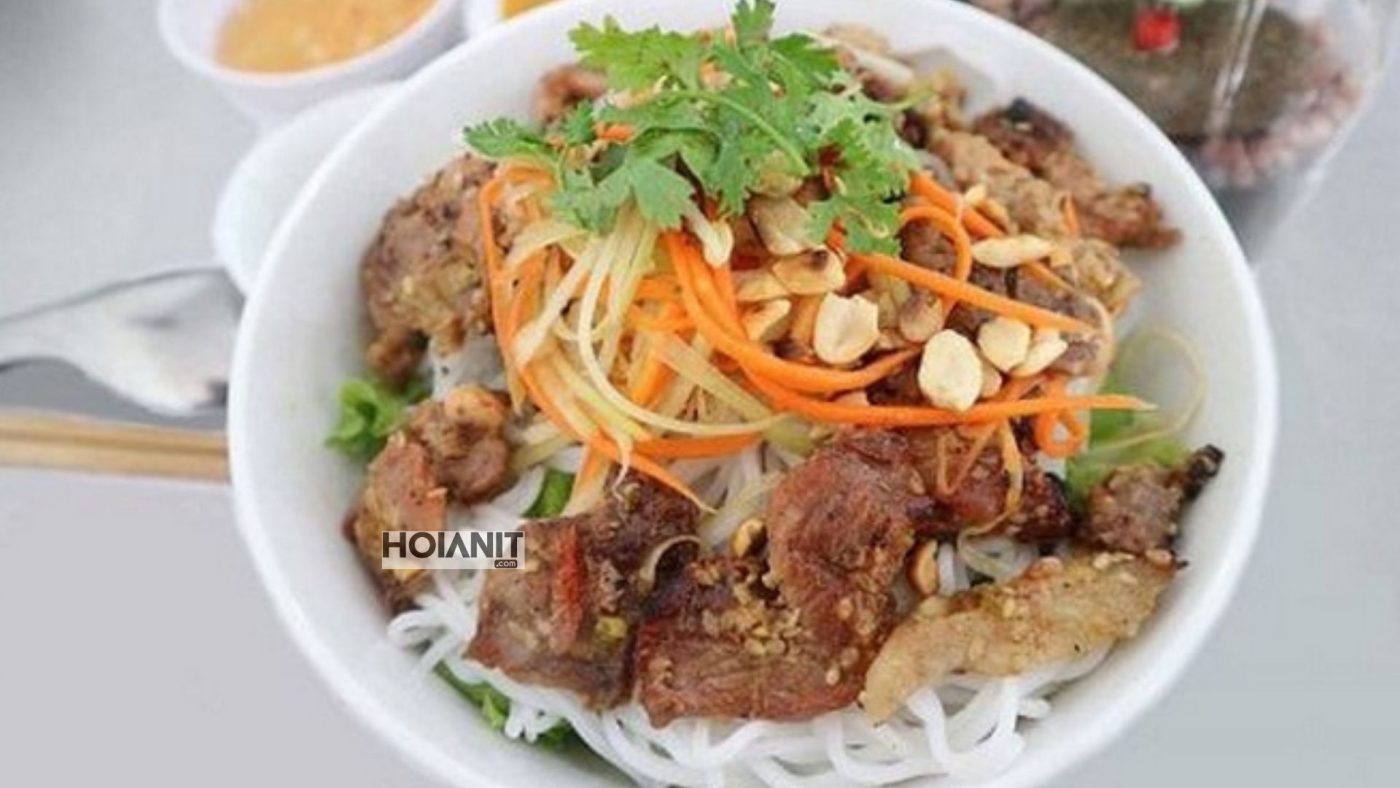 Món bún thịt nướng đậm đà tại Co Thu BBQ Restaurant Hội An