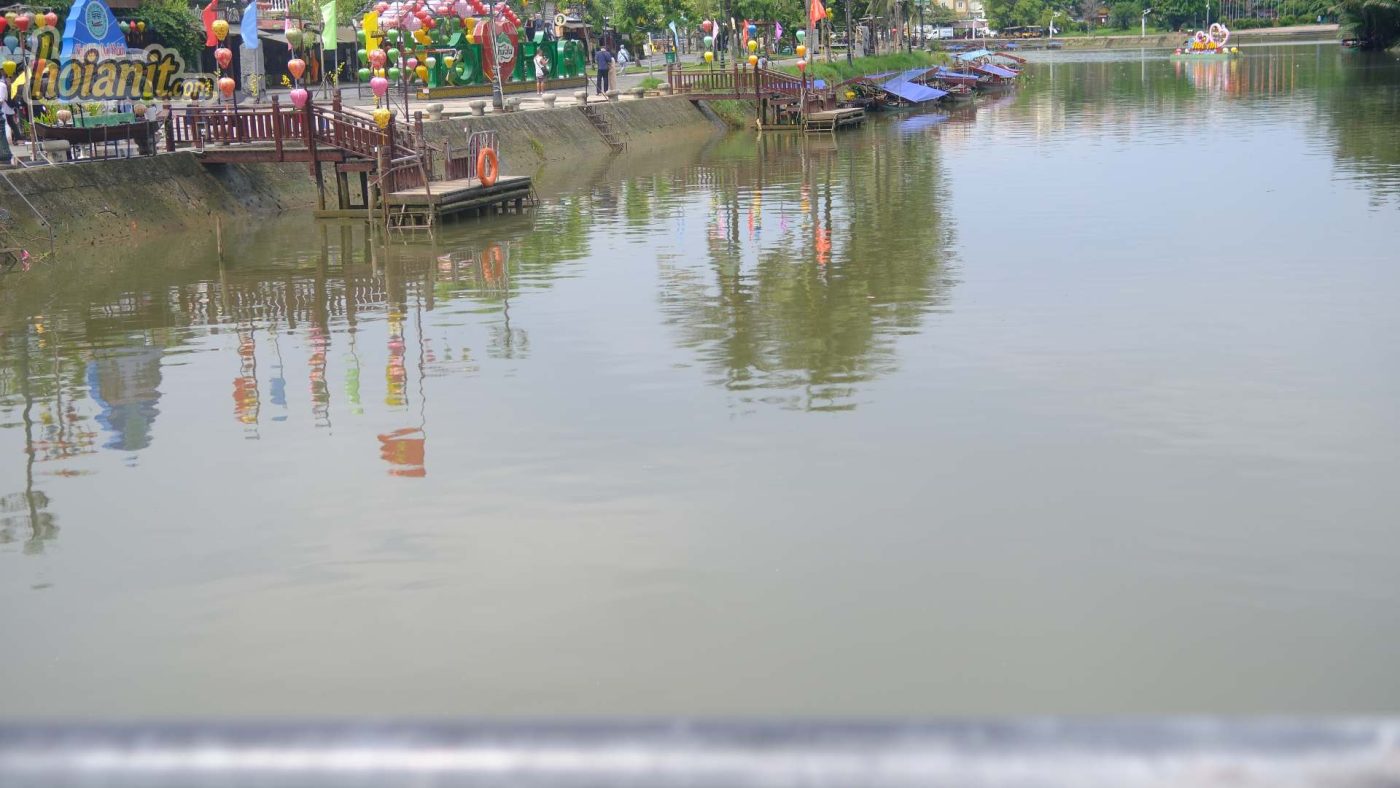 Cầu An Hội bên dòng sông Hoài