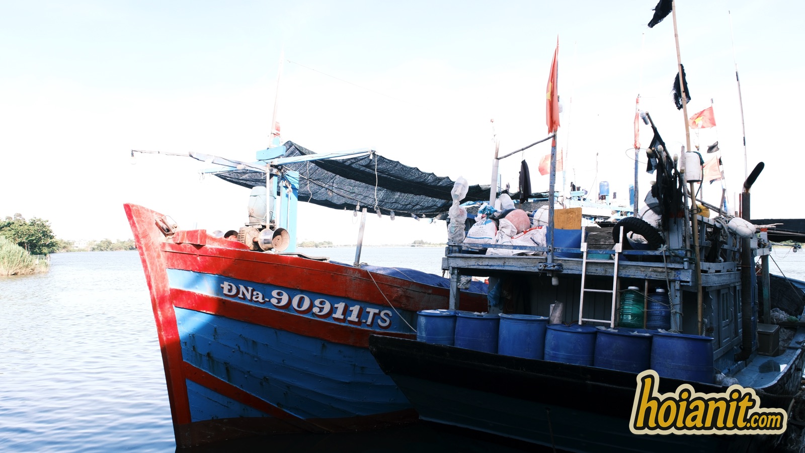 cho ca thanh ha hoi an3 Tàu cá mang số hiệu ĐNa neo tại bến sau chợ cá Thanh Hà Hội An