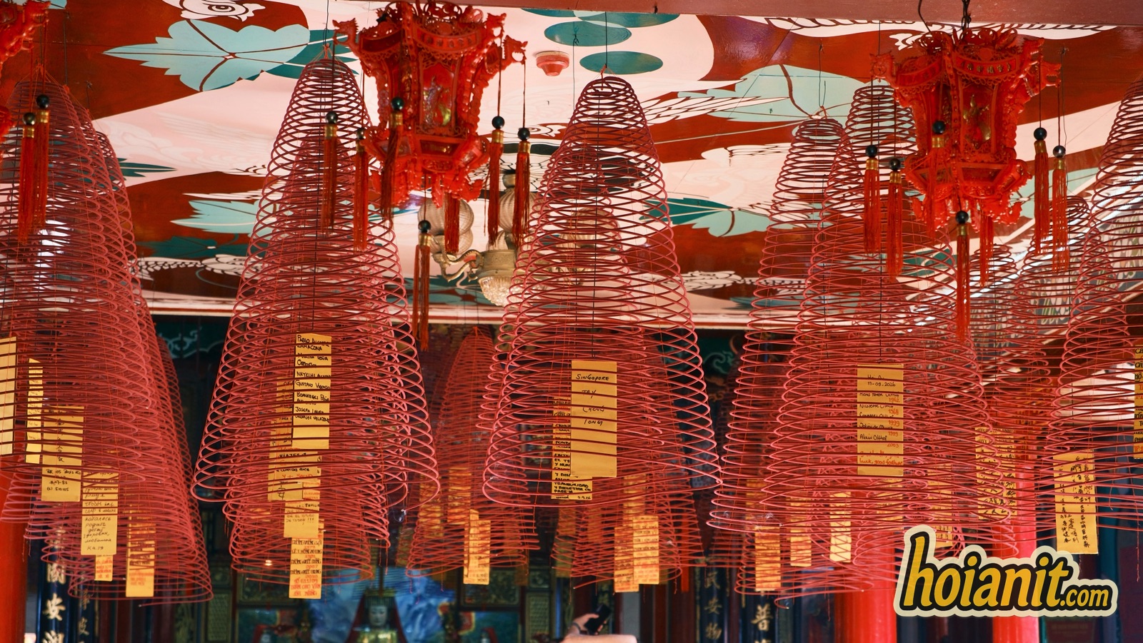 chua phuc kien14 Incense coils with red wish tags hanging inside the Fukien Assembly Hall