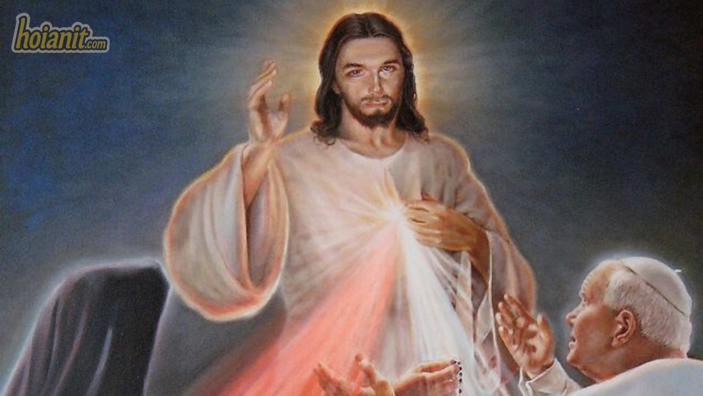 Thánh Giáo Hoàng Gioan Phaolô II trong lễ phong thánh Faustina năm 2000