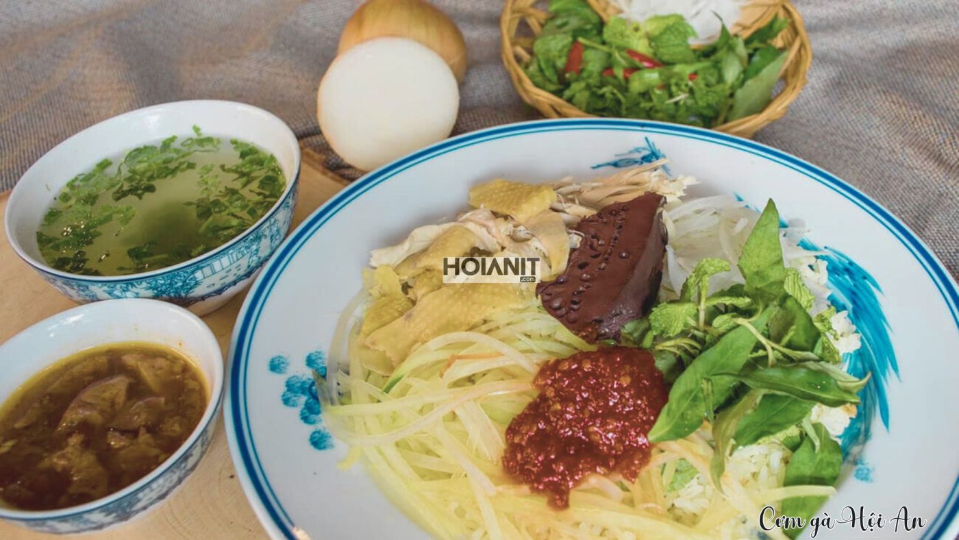 com ga hoi an 4 Không gian quán cơm gà truyền thống tại Hội An