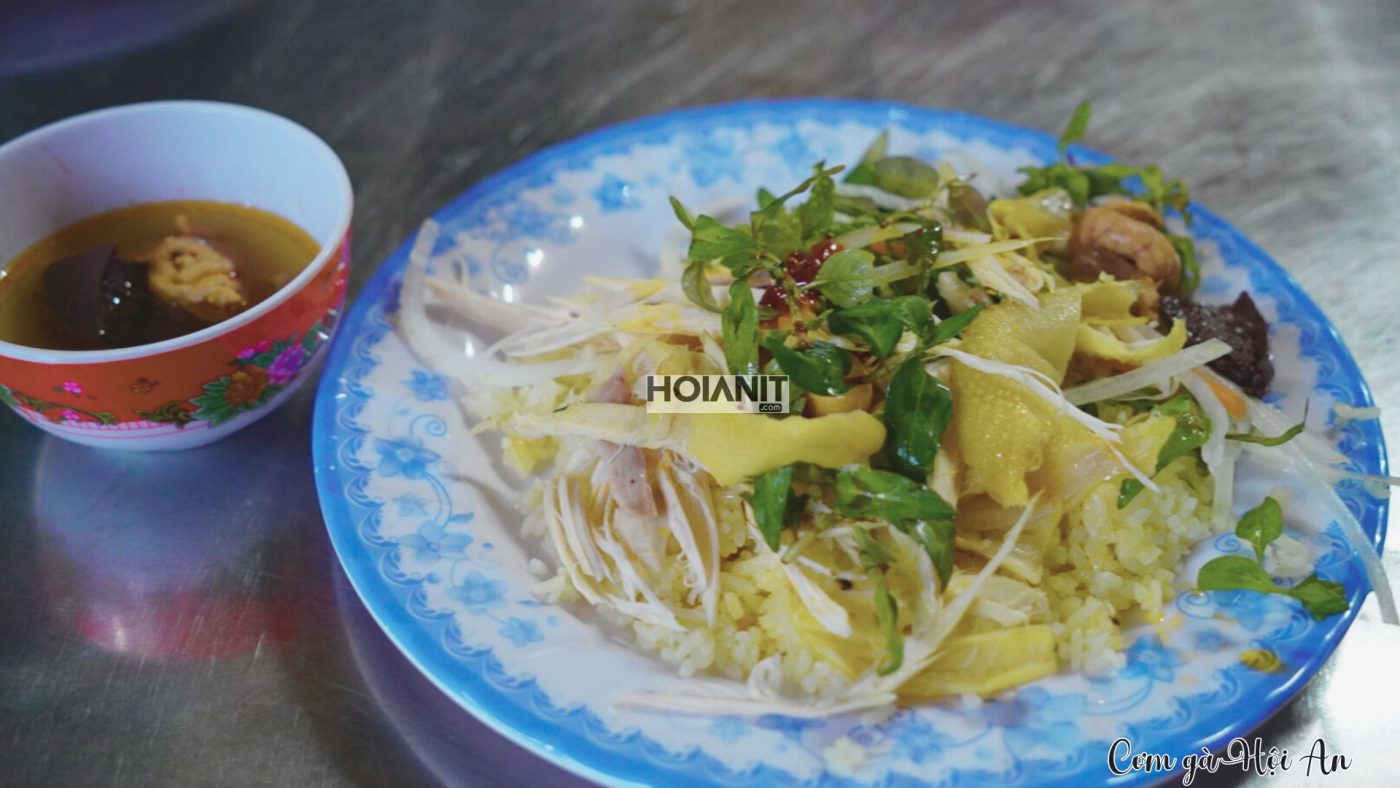 com ga hoi an 5 Cơm gà Hội An với trứng non và rau thơm