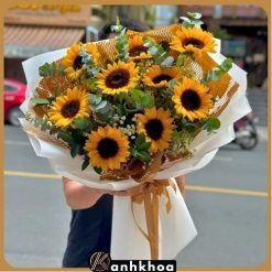 sun flower bouquet in hoi an flower shop