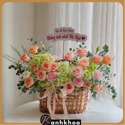 Modern flower box with pastel blooms in a Da Nang flower boutique