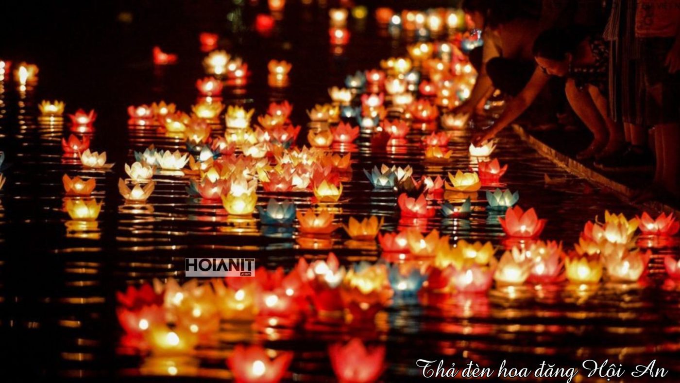 den hoa dang hoi an00004 Hội An đêm rằm với hàng trăm đèn hoa đăng rực rỡ