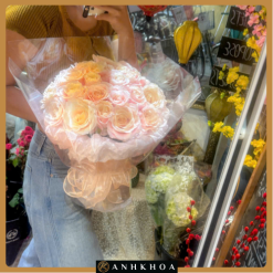 roses for women's day in hoi an flower shop